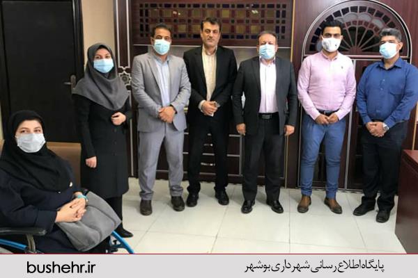غلامحسین ایزدی رئیس هیئت ورزش های جانبازان و معلولین استان بوشهر با شهردار بندر بوشهر دیدار و گفتگو کرد.