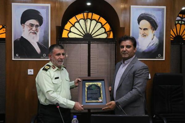 حضور فرمانده پلیس استان در جلسه  شورای اسلامی  شهر بوشهر